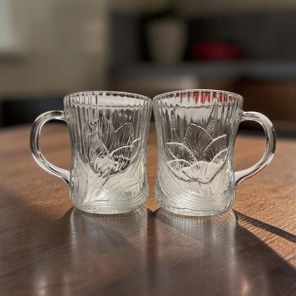 Set of 2 Vintage Arcoroc France Canterbury Crocus Glass Mugs